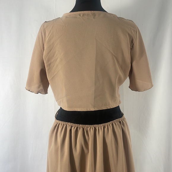 Tan tie front cut out, split hem, short sleeve maxi dress, Large - Picture 6 of 13